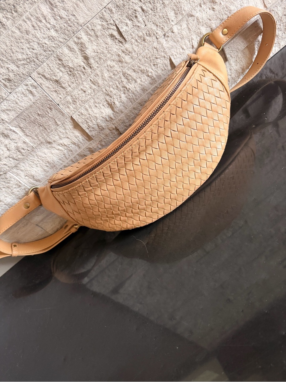 MANDRN atlas woven crossbody